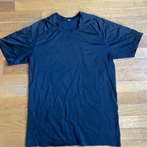 Lululemon Men’s Navy Blue Vent Tech